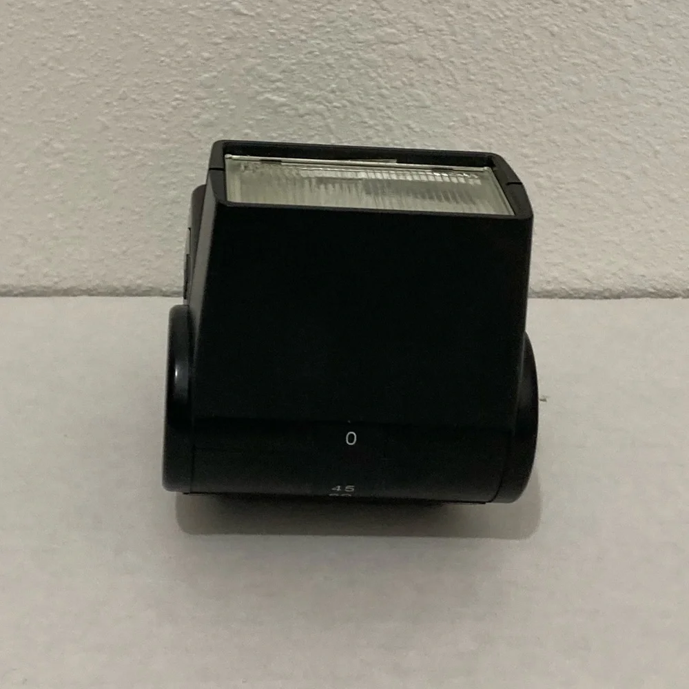 VIVITAR 2800-D AUTO THYRISTOR SHOE MOUNT Flash for Camera.